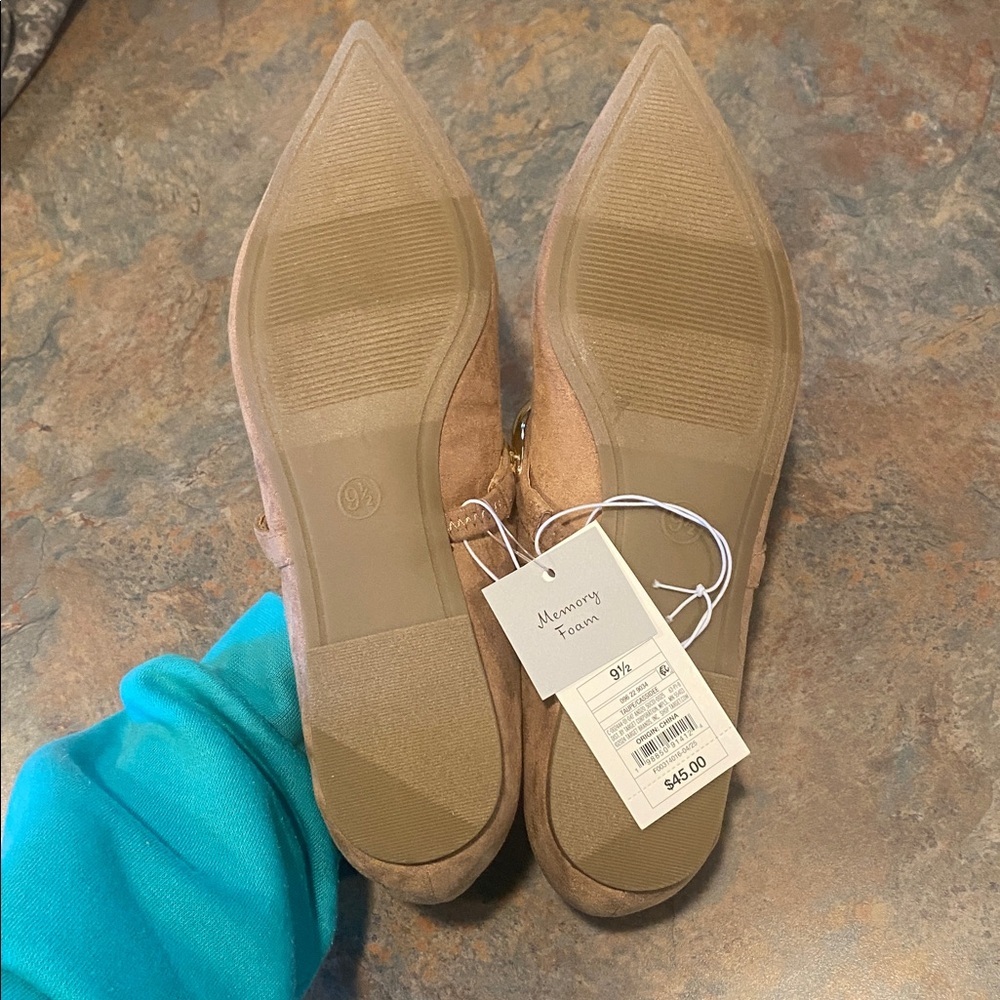 A New Day Women’s Tan Flats with Gold Accent Size 9.5 NWT - Picture 4 of 6
